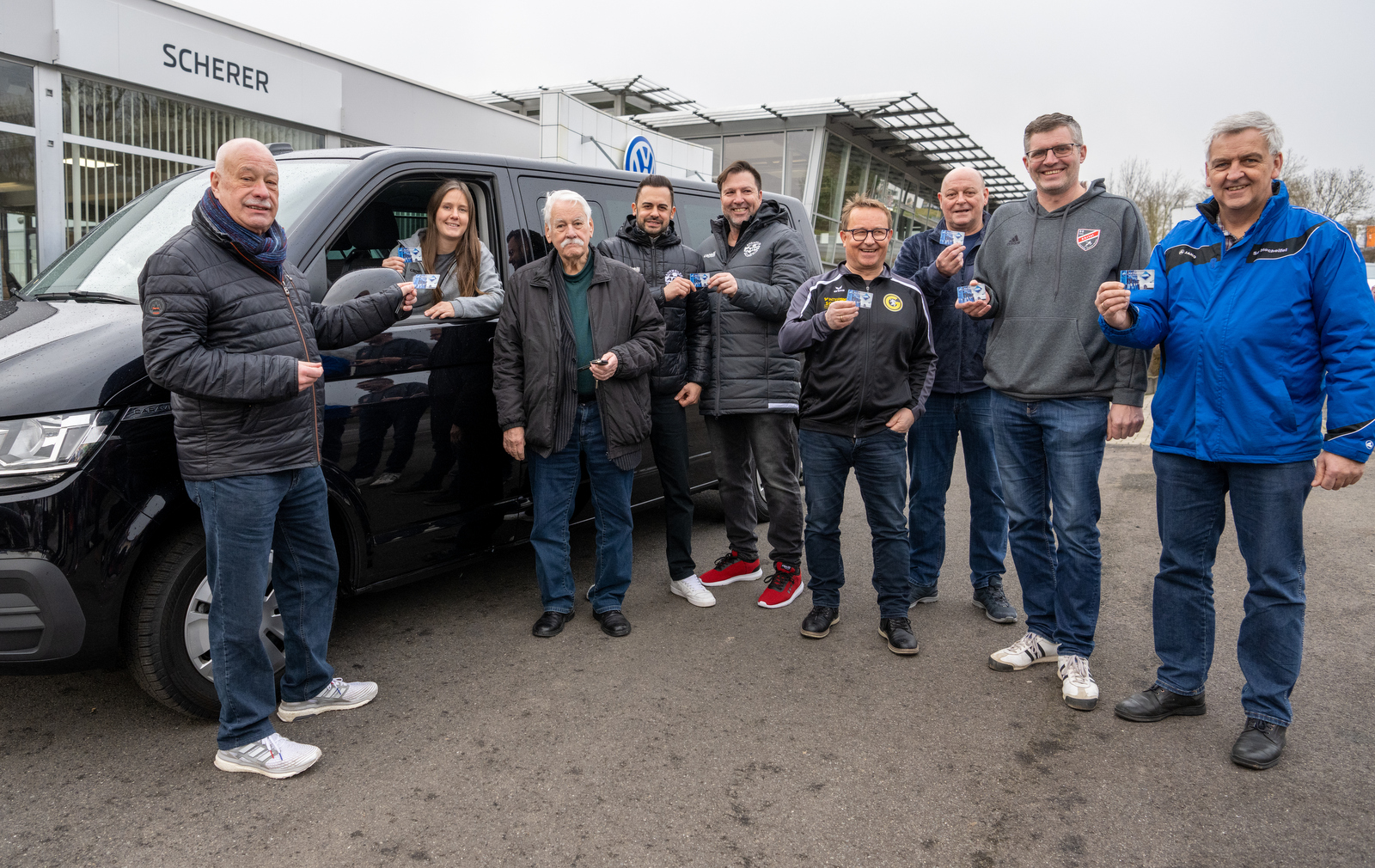 FVR-Stiftung übergibt Kleinbusse an Sportvereine der Ahr - eifelschau.de